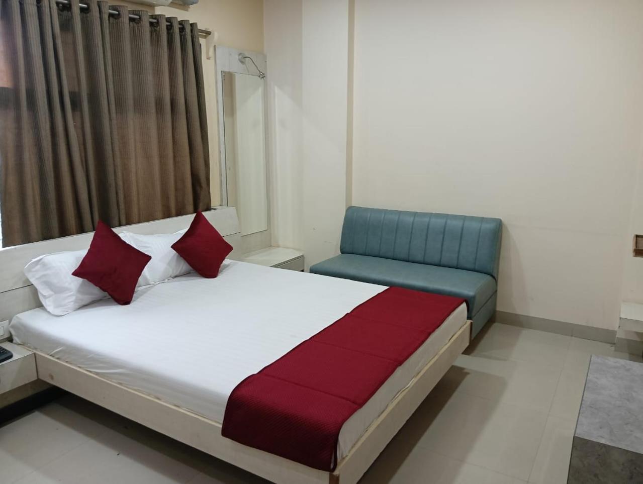 Hotel Tirupati Palace Indore Luaran gambar