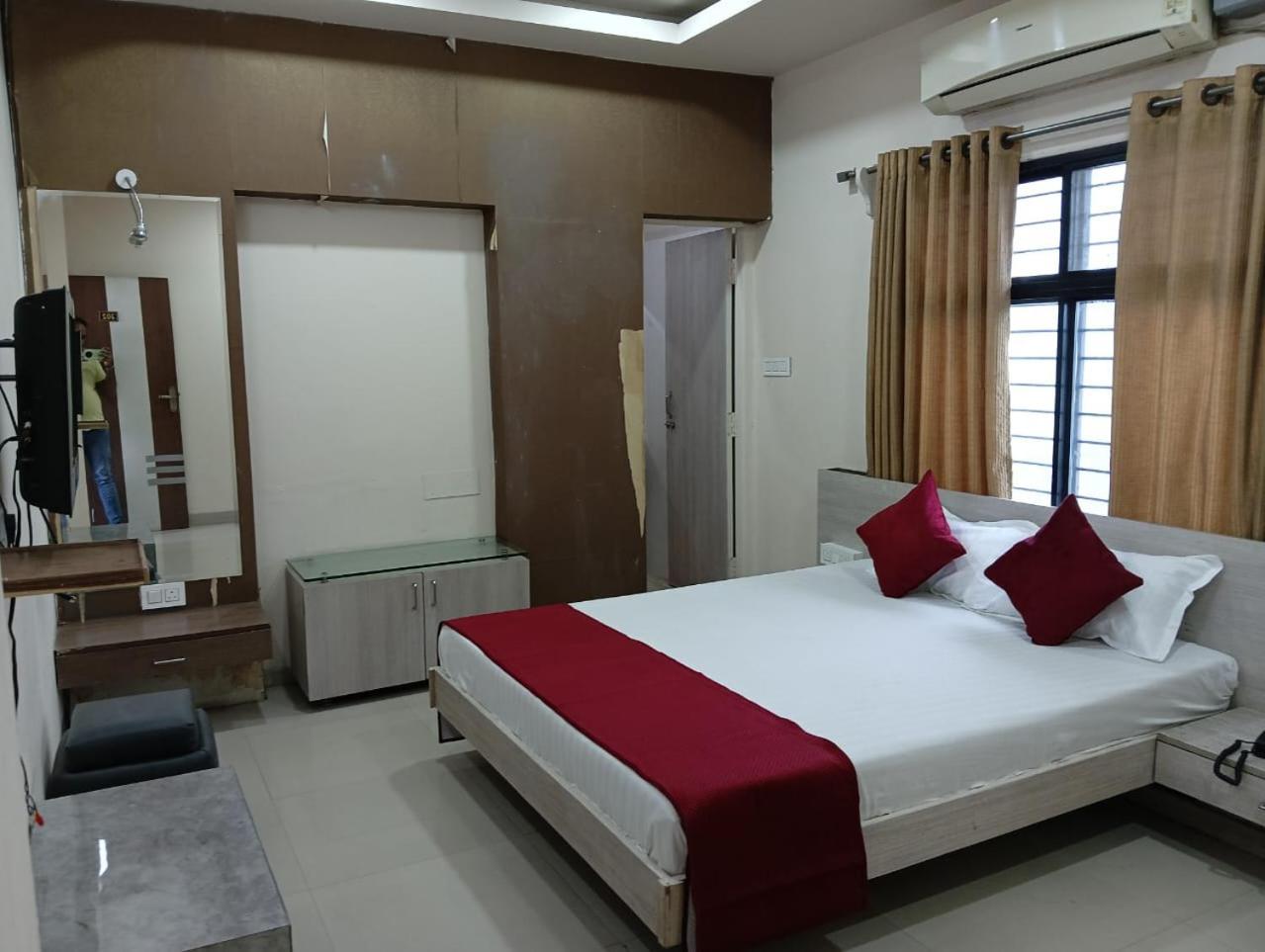 Hotel Tirupati Palace Indore Luaran gambar