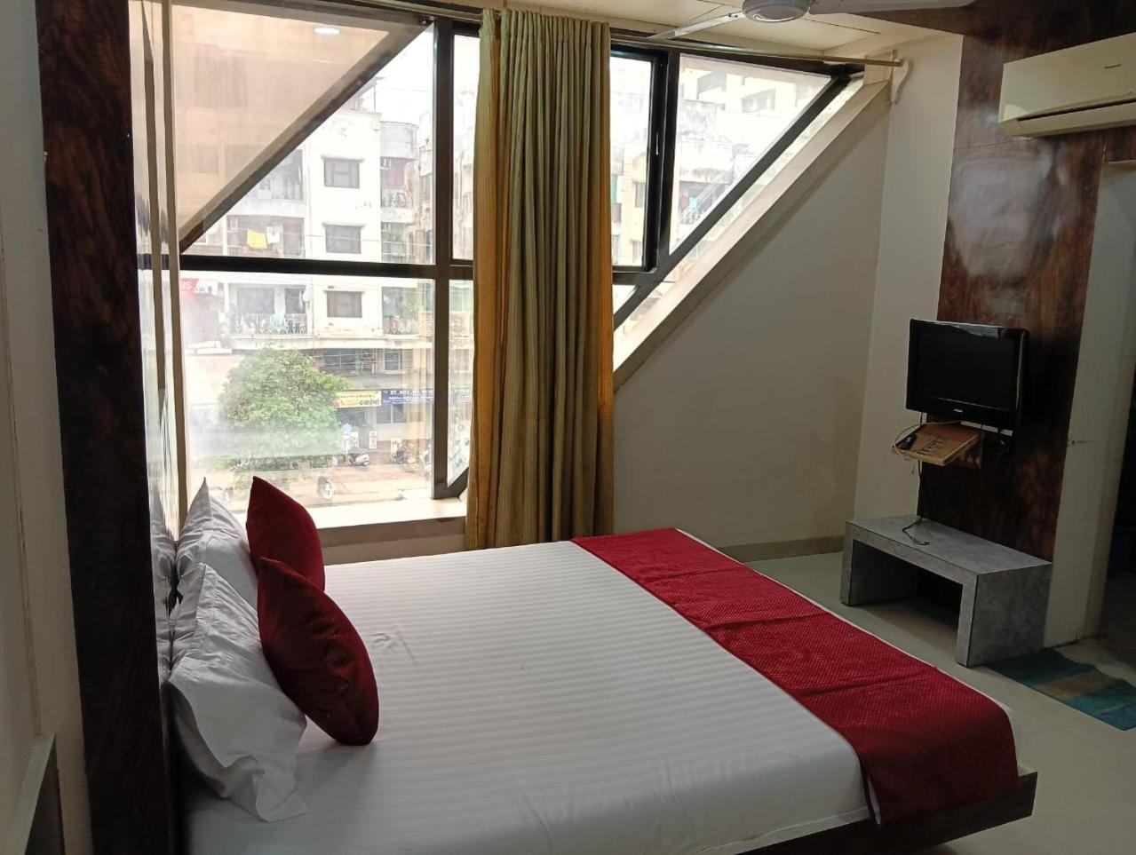 Hotel Tirupati Palace Indore Luaran gambar